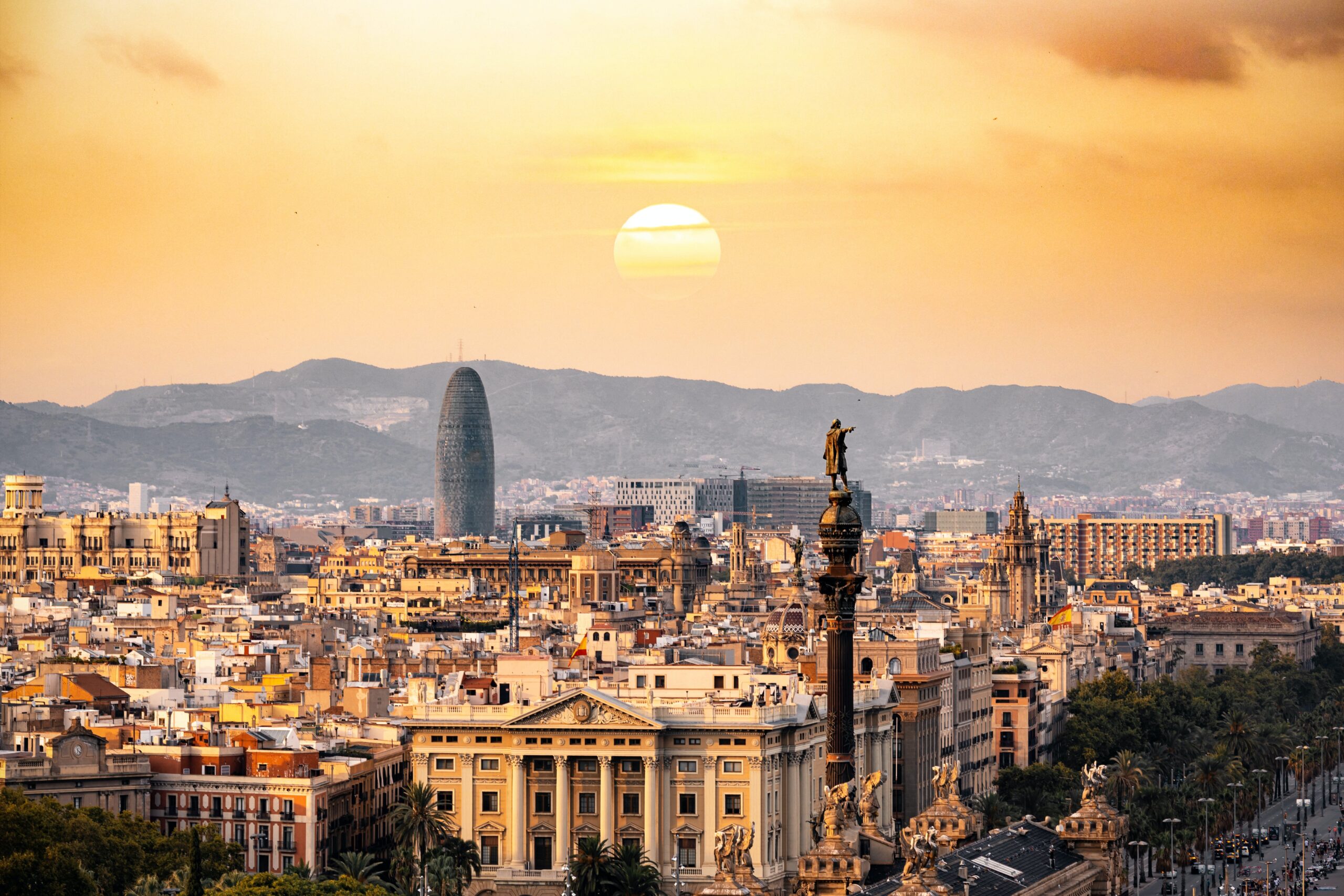 barcelona_spain_pexels-aleksandar-pasaric-1388030